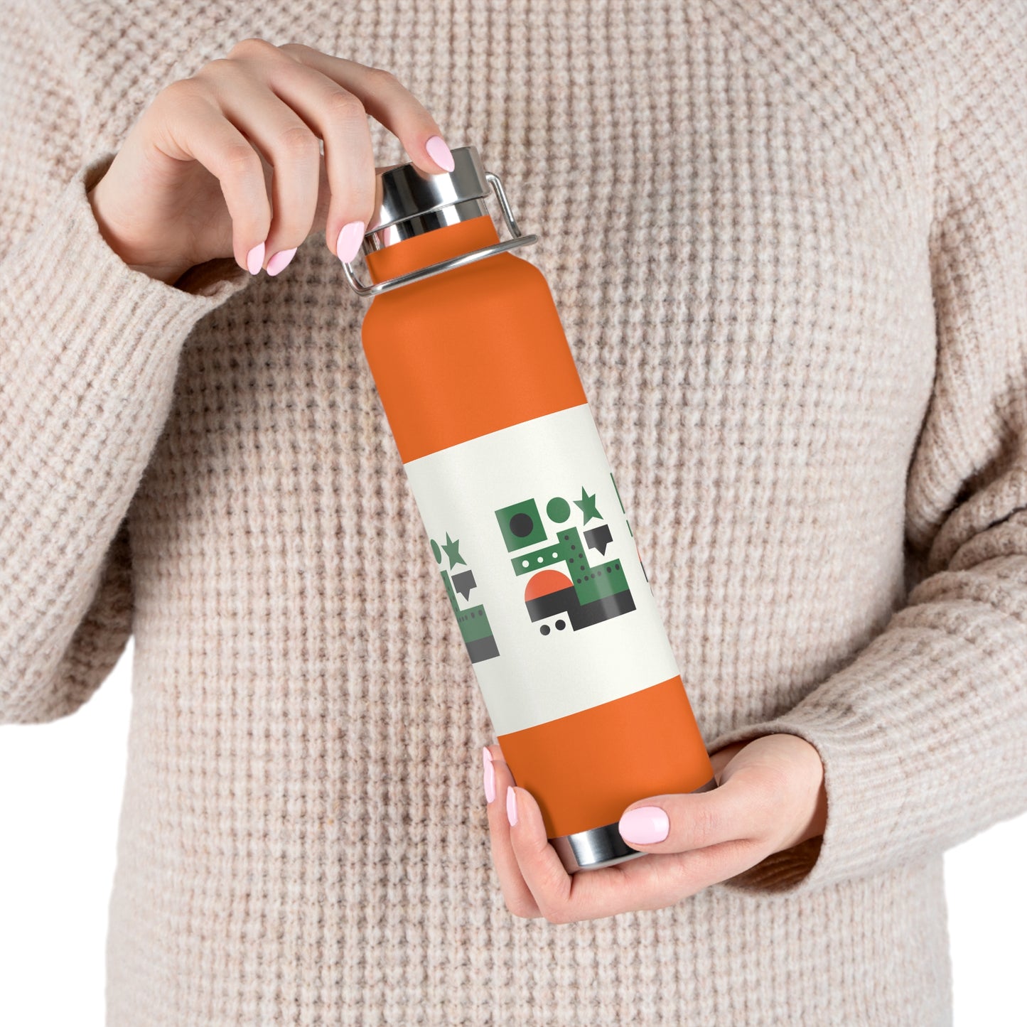 Modern 22oz Copper Insulated Water Bottle - Stylish Eco-Friendly Design for Daily Hydration